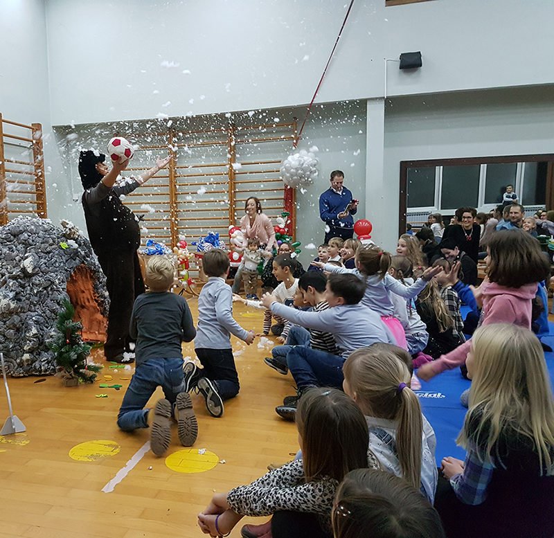 Kineziološki fakultet u božićnom ruhu
